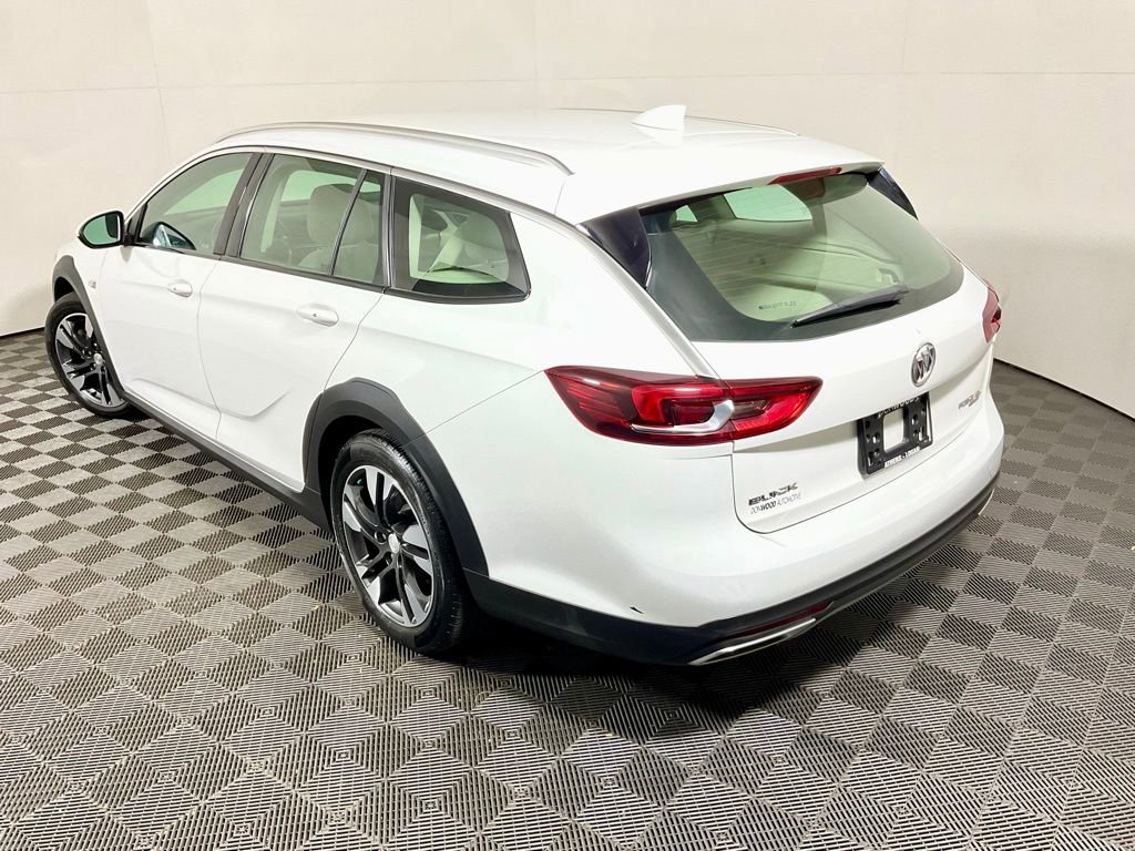 Used 2018 Buick Regal Preferred w/ Sights and Sounds Package image 12