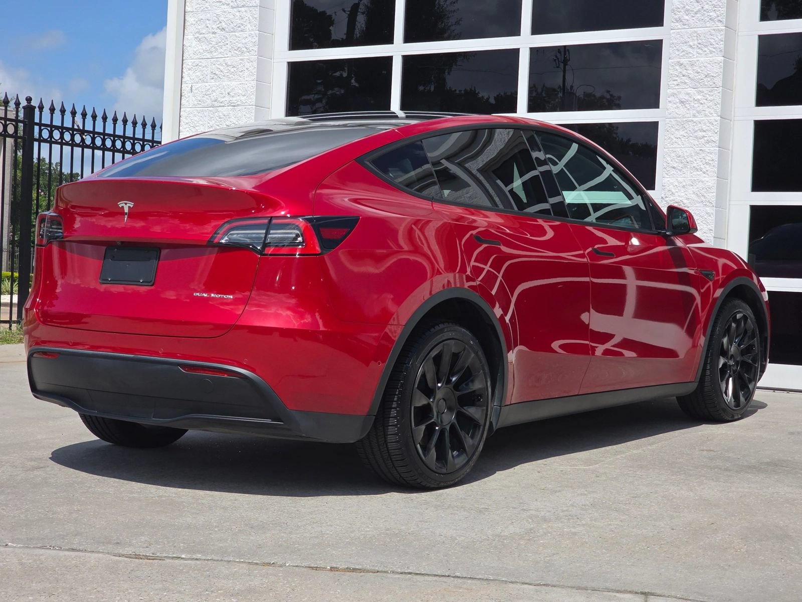 Used 2021 Tesla Model Y Long Range AWD/4WD image 4