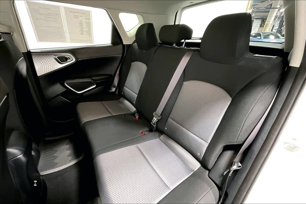 Used 2023 Kia Soul S FWD image 31