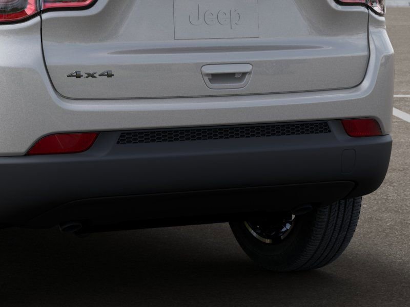 New 2025 Jeep Compass Latitude w/ Sun & Sound Group AWD/4WD image 14