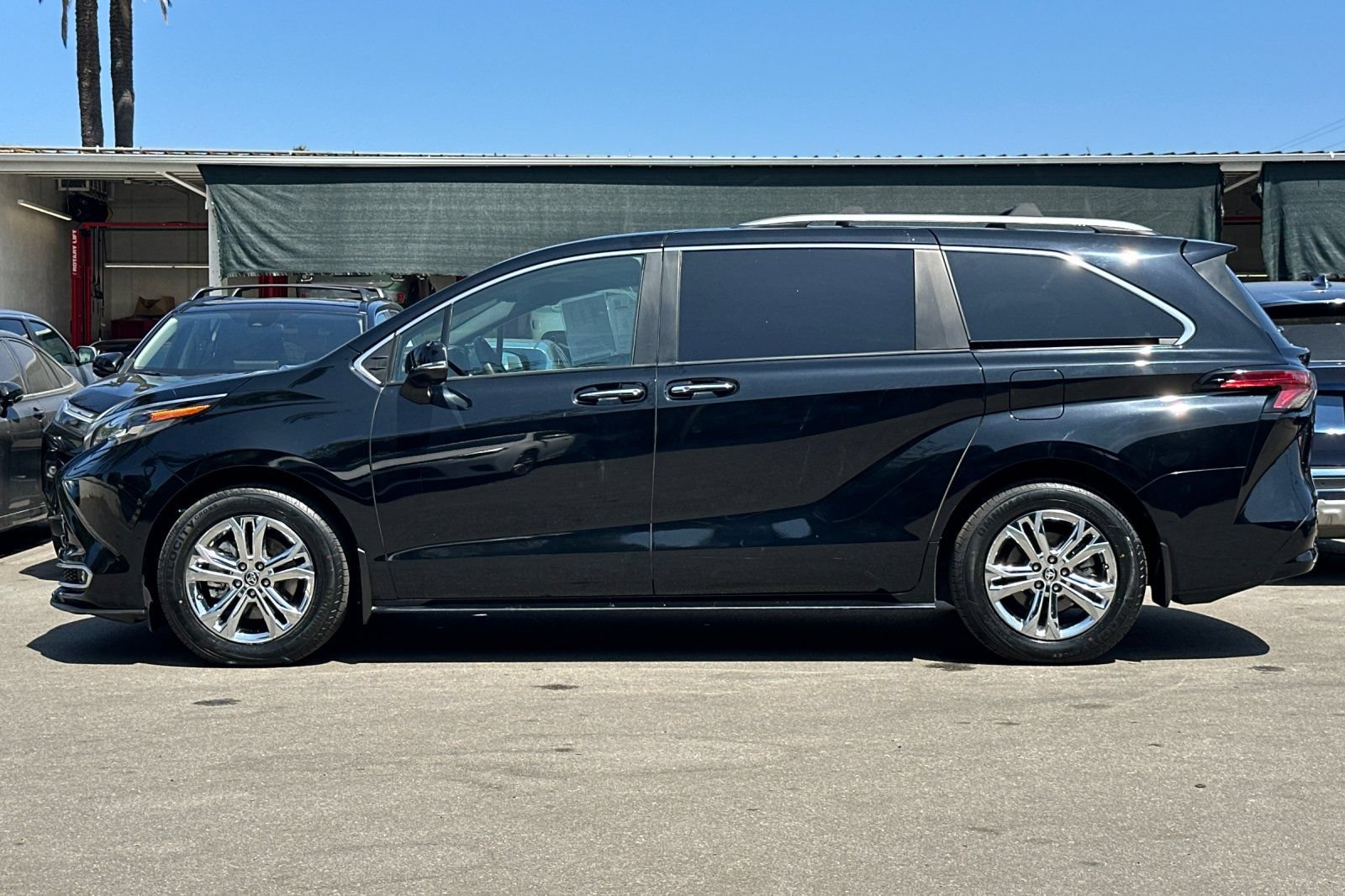 Certified 2024 Toyota Sienna Platinum AWD/4WD image 7