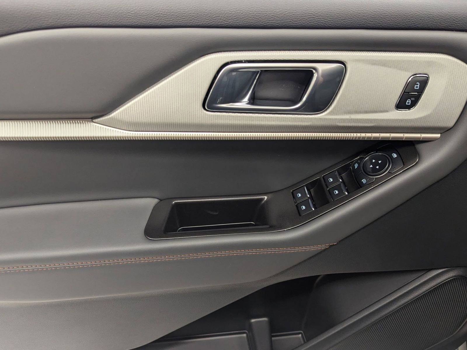 New 2026 Ford Explorer Active w/ Active Comfort Package image 10