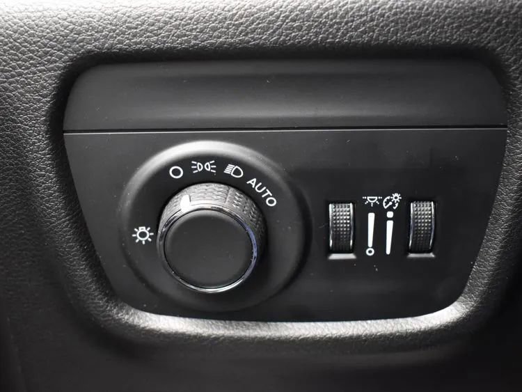 Used 2024 Jeep Grand Cherokee L Laredo image 23