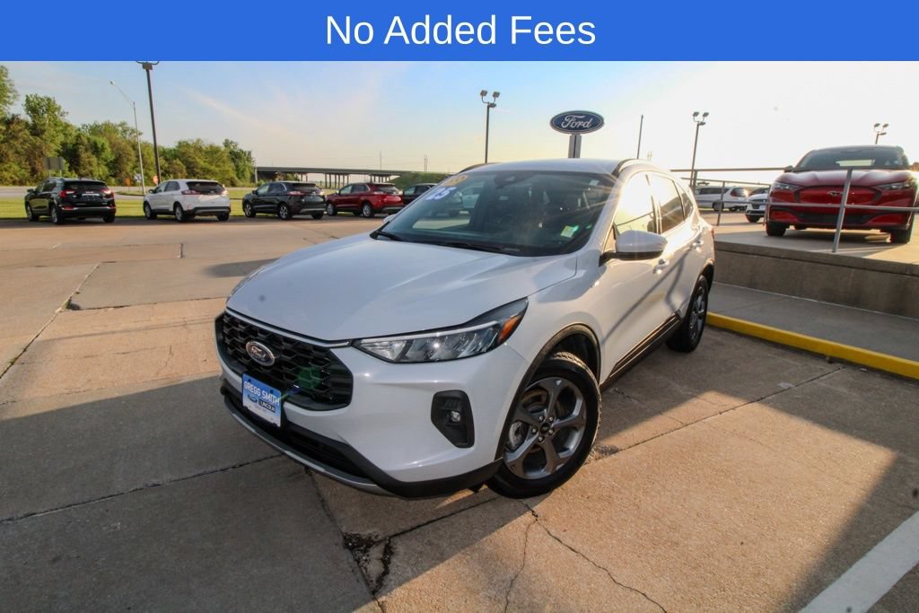 Used 2025 Ford Escape ST-Line Select AWD/4WD image 1
