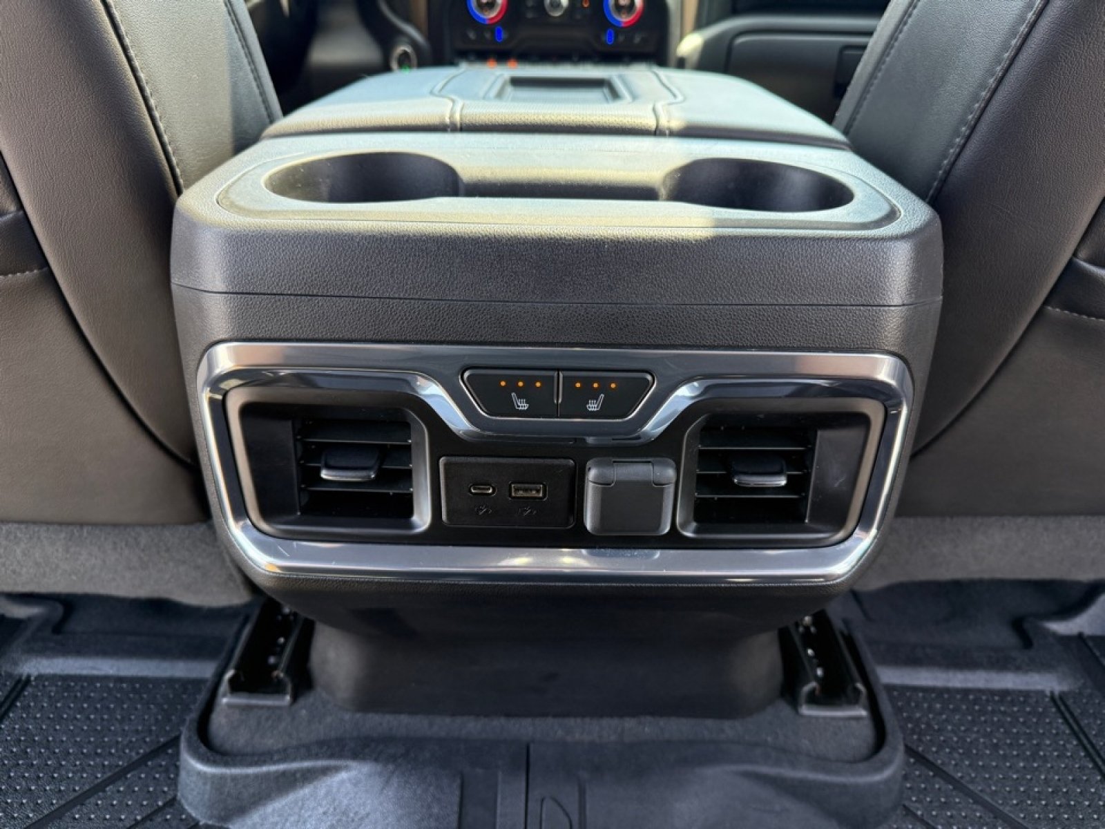 Used 2019 Chevrolet Silverado 1500 High Country w/ Technology Package AWD/4WD image 34