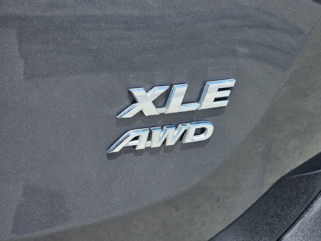 Used 2015 Toyota RAV4 XLE AWD/4WD image 13