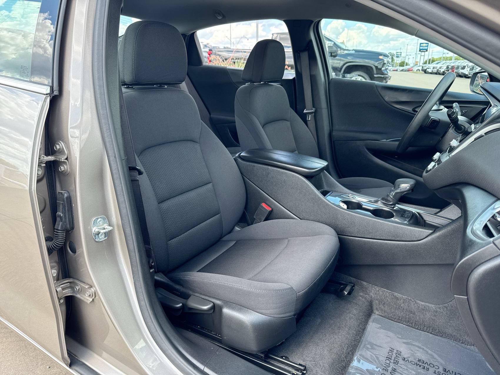 Used 2025 Chevrolet Malibu LT FWD image 22