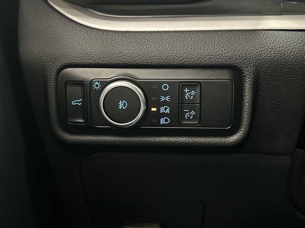 Used 2023 Ford Explorer XLT w/ Equipment Group 202A image 25