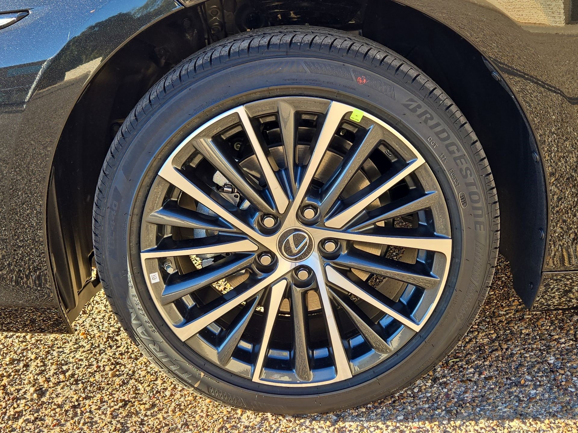 New 2025 Lexus ES 350 w/ Premium Package image 11