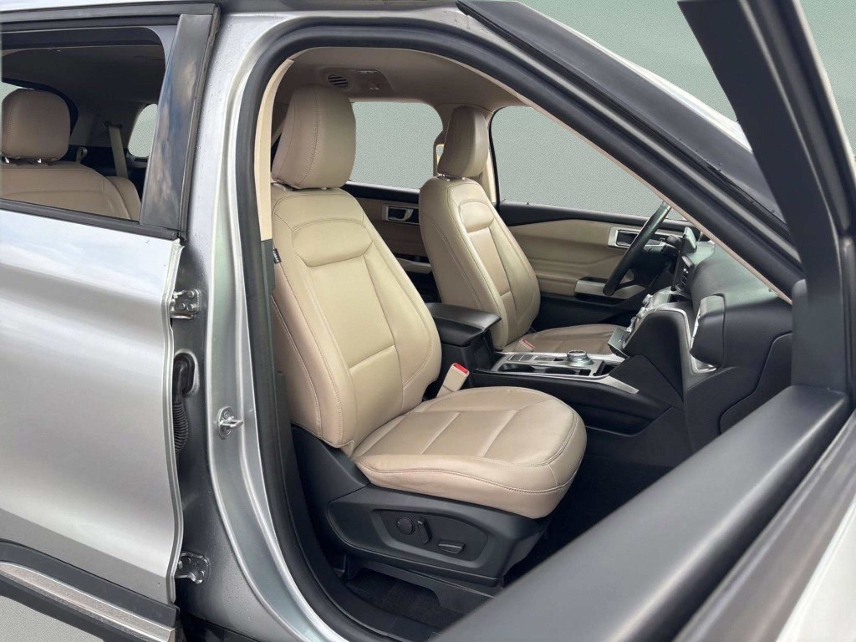 Used 2021 Ford Explorer XLT w/ Equipment Group 202A image 42