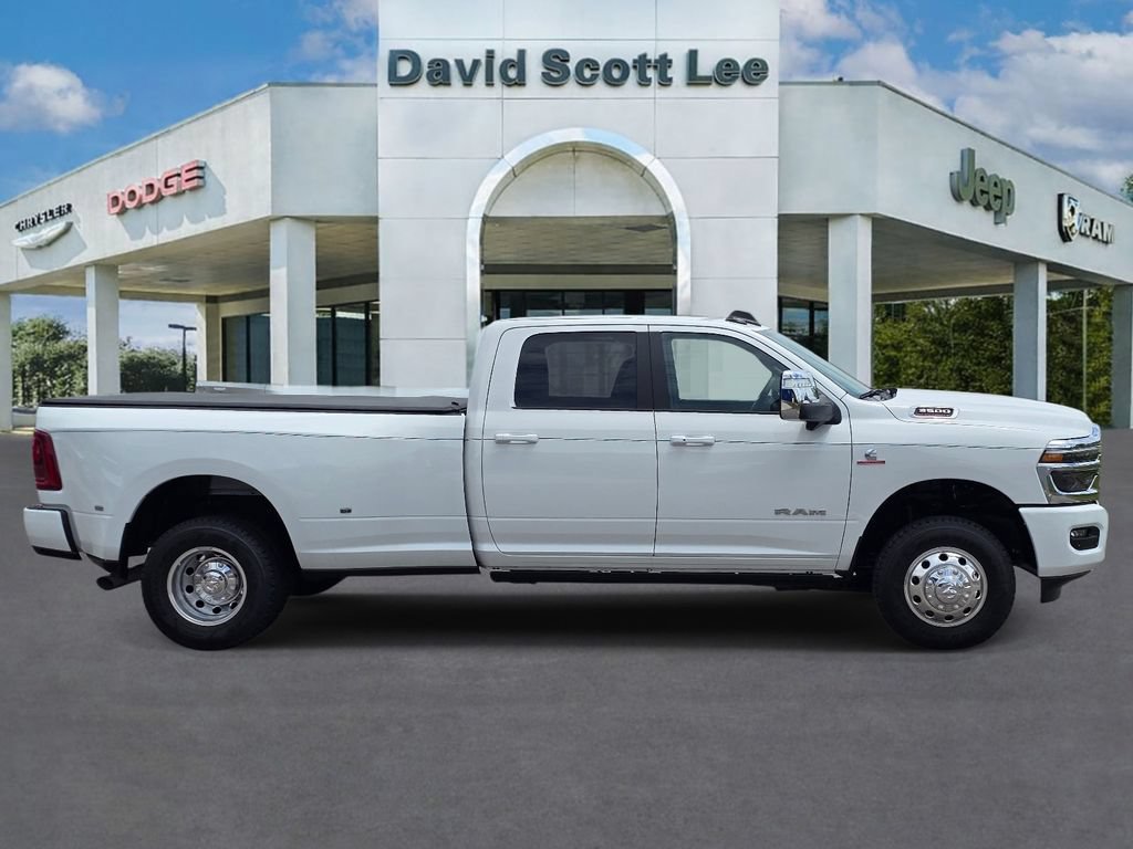 Used 2025 RAM 3500 Laramie AWD/4WD image 5