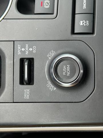 Certified 2021 Toyota Highlander XSE image 31