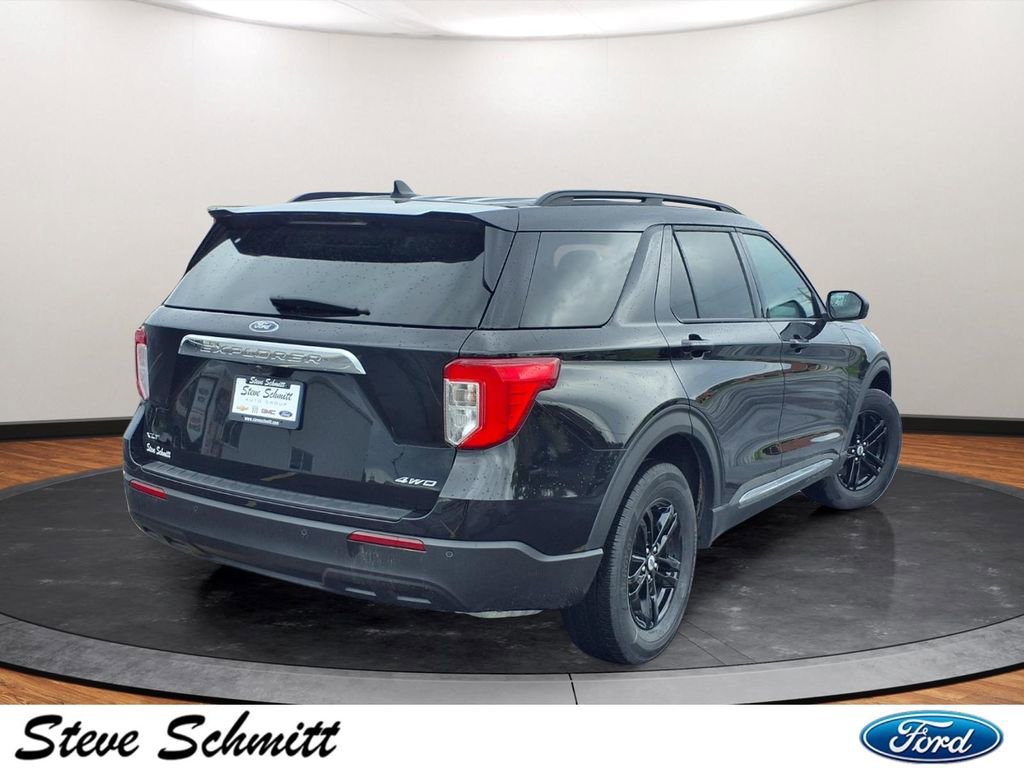 Used 2023 Ford Explorer XLT AWD/4WD image 26