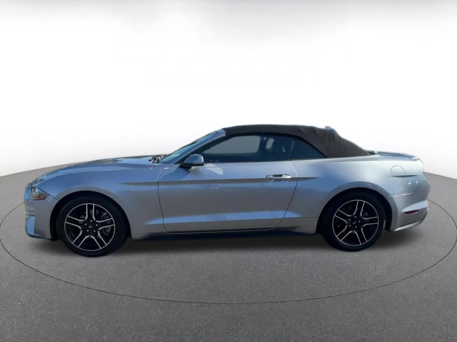 Used 2023 Ford Mustang Premium image 9