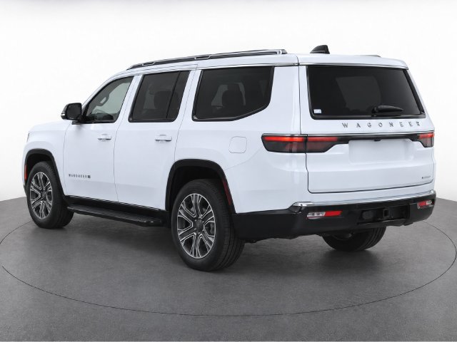 Used 2024 Jeep Wagoneer Series II w/ Flexible Seating Group RWD image 7