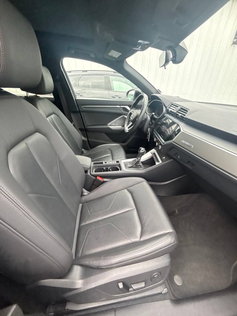 Used 2025 Audi Q3 2.0T Premium AWD/4WD image 23