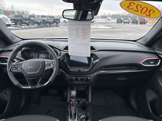 Used 2023 Chevrolet TrailBlazer RS w/ Sun and Liftgate Package image 31