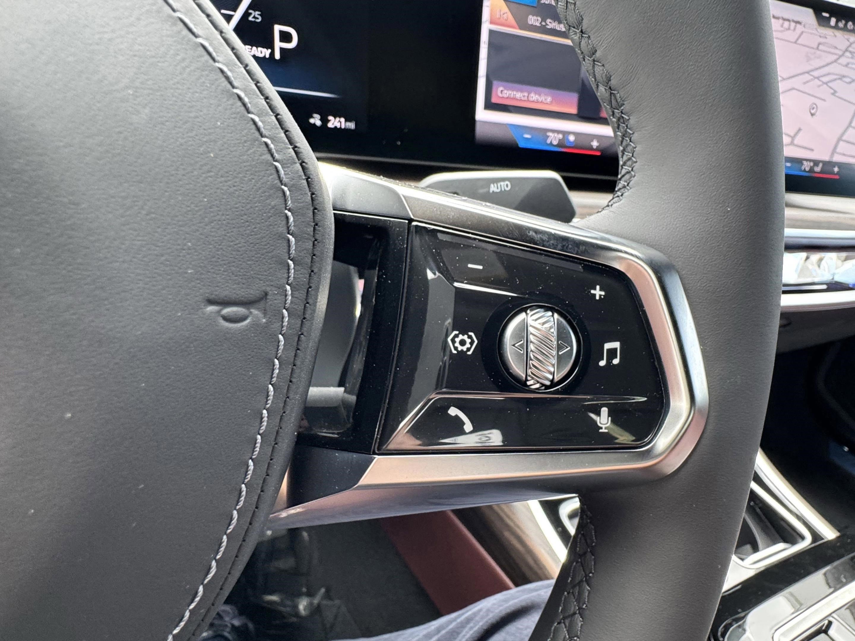 New 2025 BMW i7 xDrive60 w/ Premium Package image 13