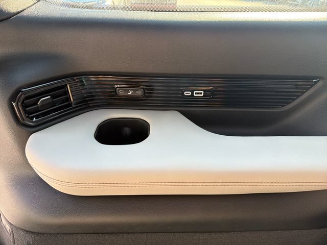 New 2026 Jeep Grand Wagoneer L Summit AWD/4WD image 39
