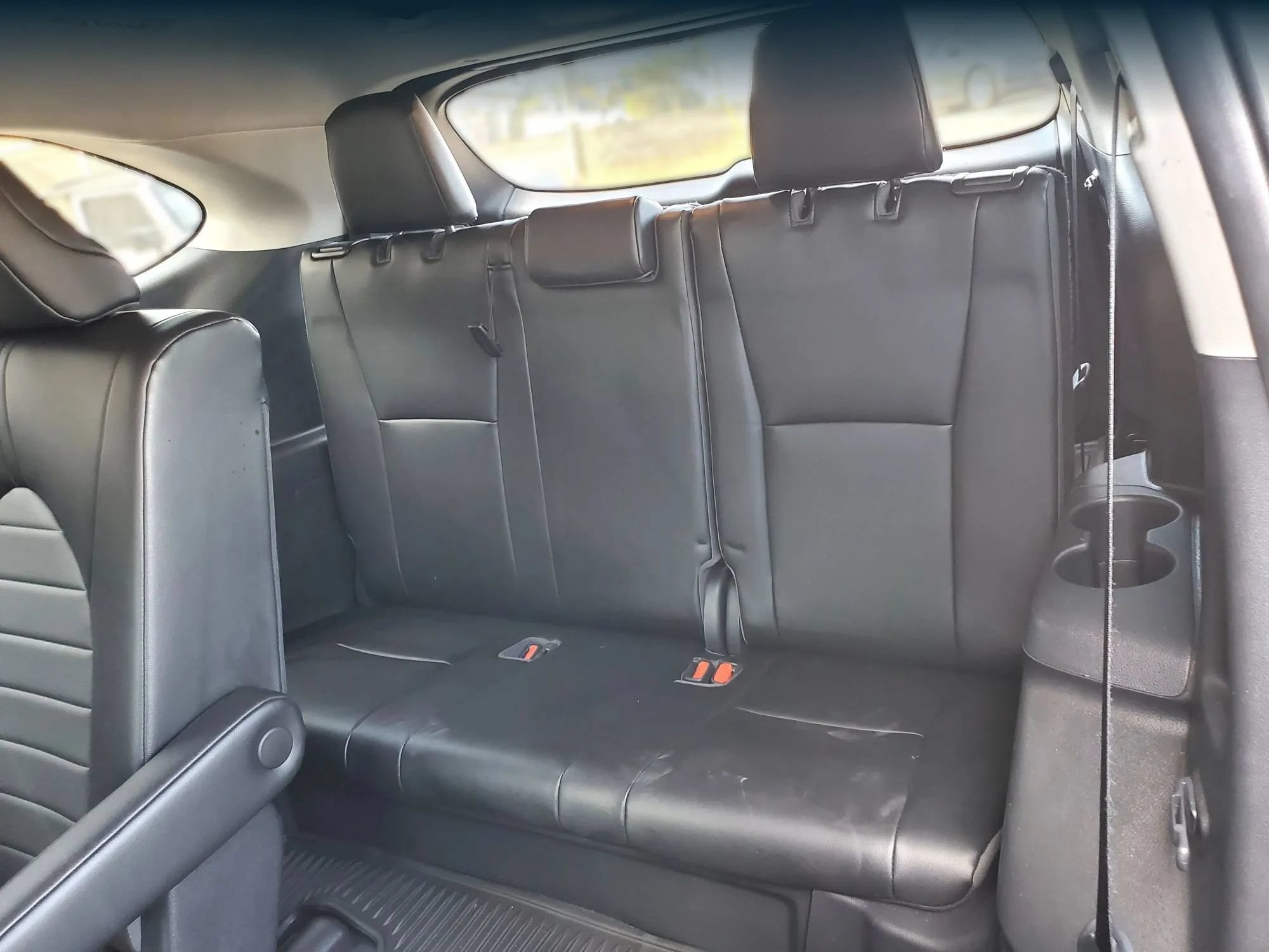 Used 2022 Toyota Highlander XLE FWD image 5