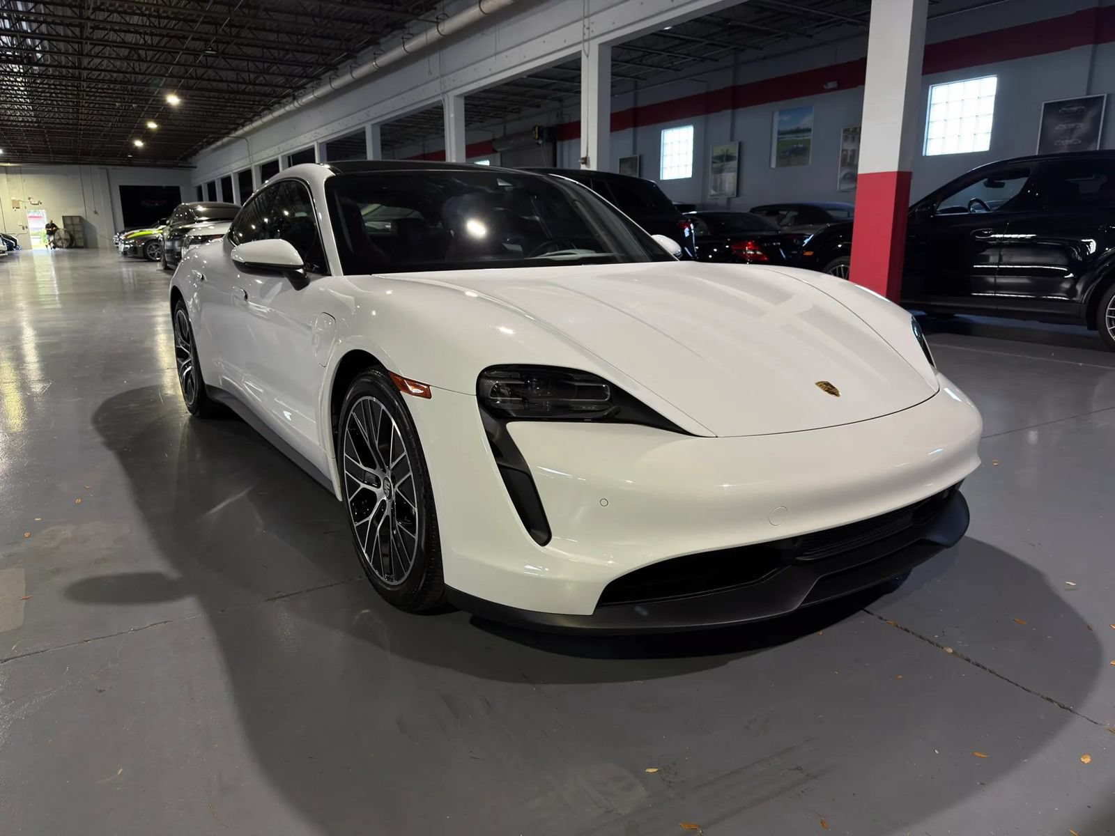 Used 2022 Porsche Taycan RWD image 34