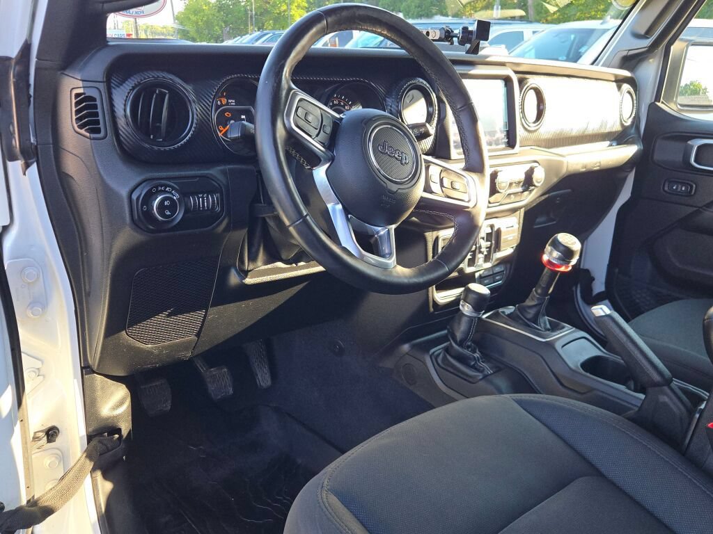 Certified 2020 Jeep Gladiator Overland AWD/4WD image 24