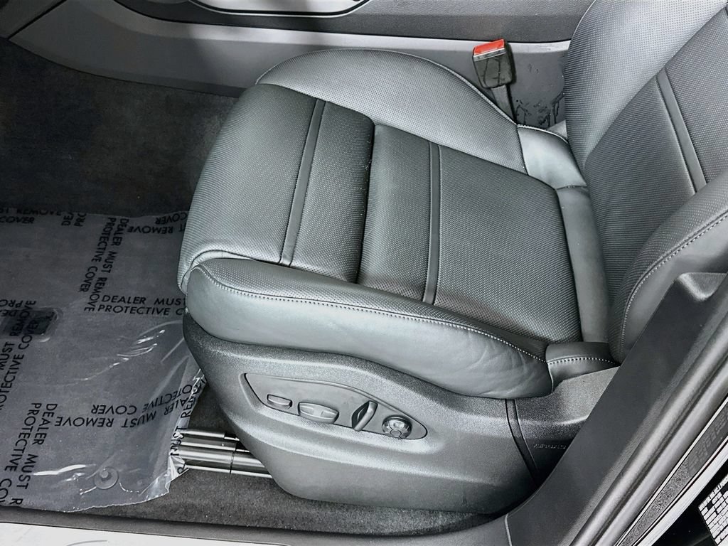 Certified 2026 Porsche Cayenne Coupe AWD/4WD image 21