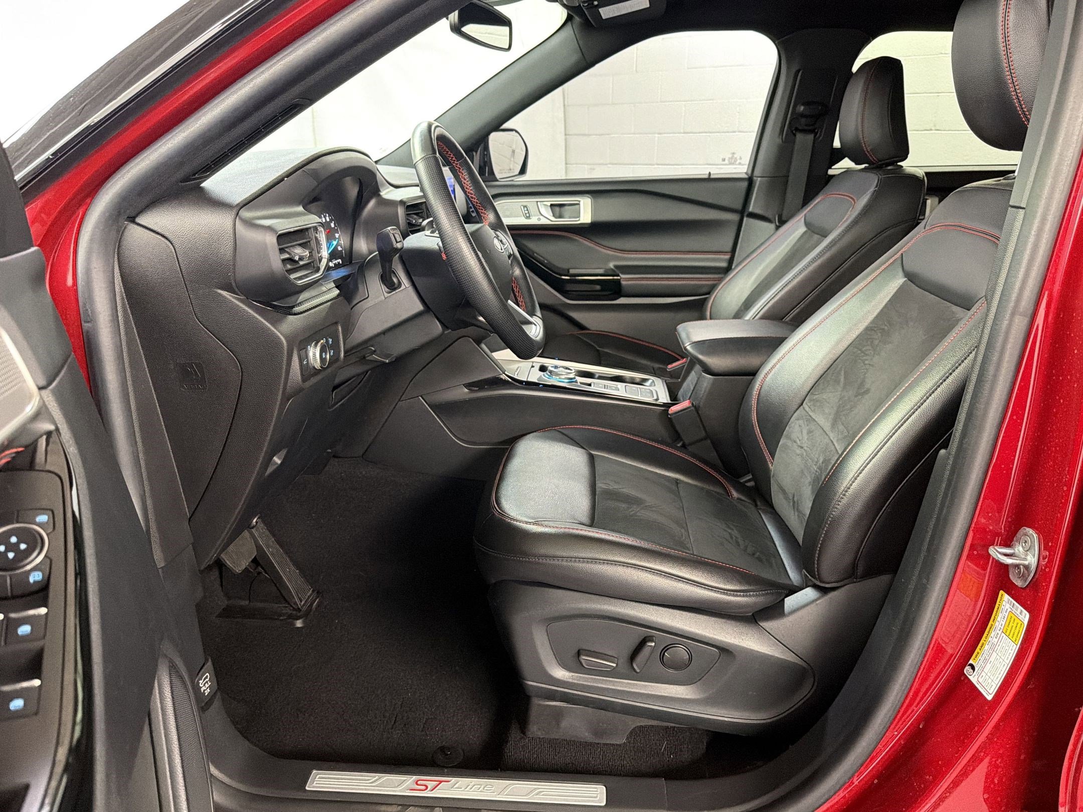 Used 2022 Ford Explorer ST-Line w/ Class IV Trailer Tow Package image 35