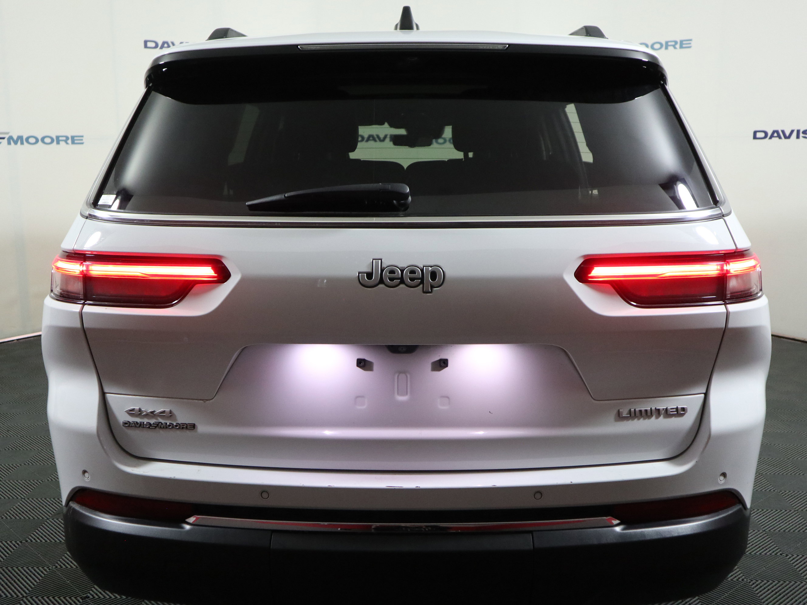 Used 2024 Jeep Grand Cherokee L Limited w/ Luxury Tech Group II AWD/4WD image 7