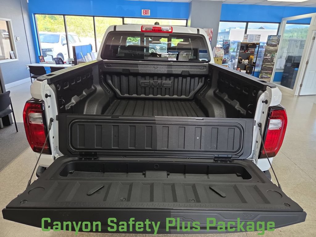 New 2026 GMC Canyon Denali w/ LPO, Black Badging Package AWD/4WD image 24