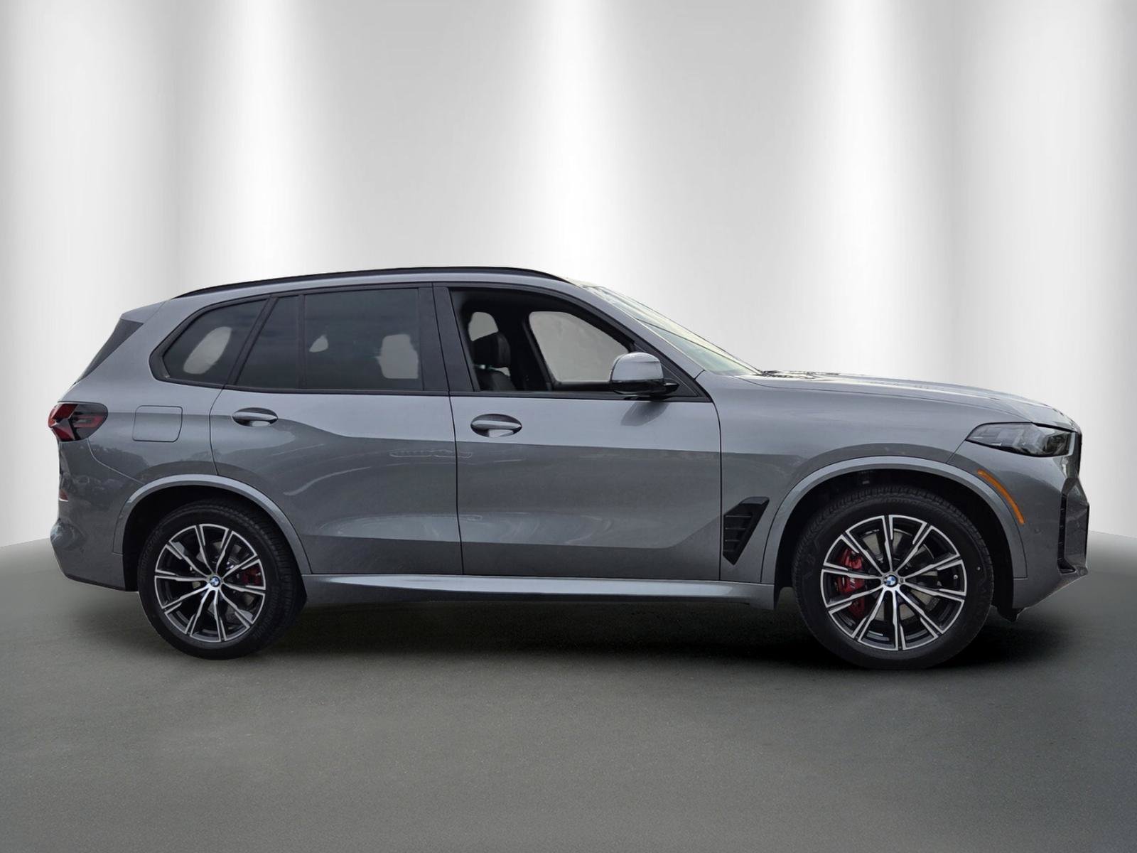 Certified 2026 BMW X5 xDrive40i w/ M Sport Package AWD/4WD image 8
