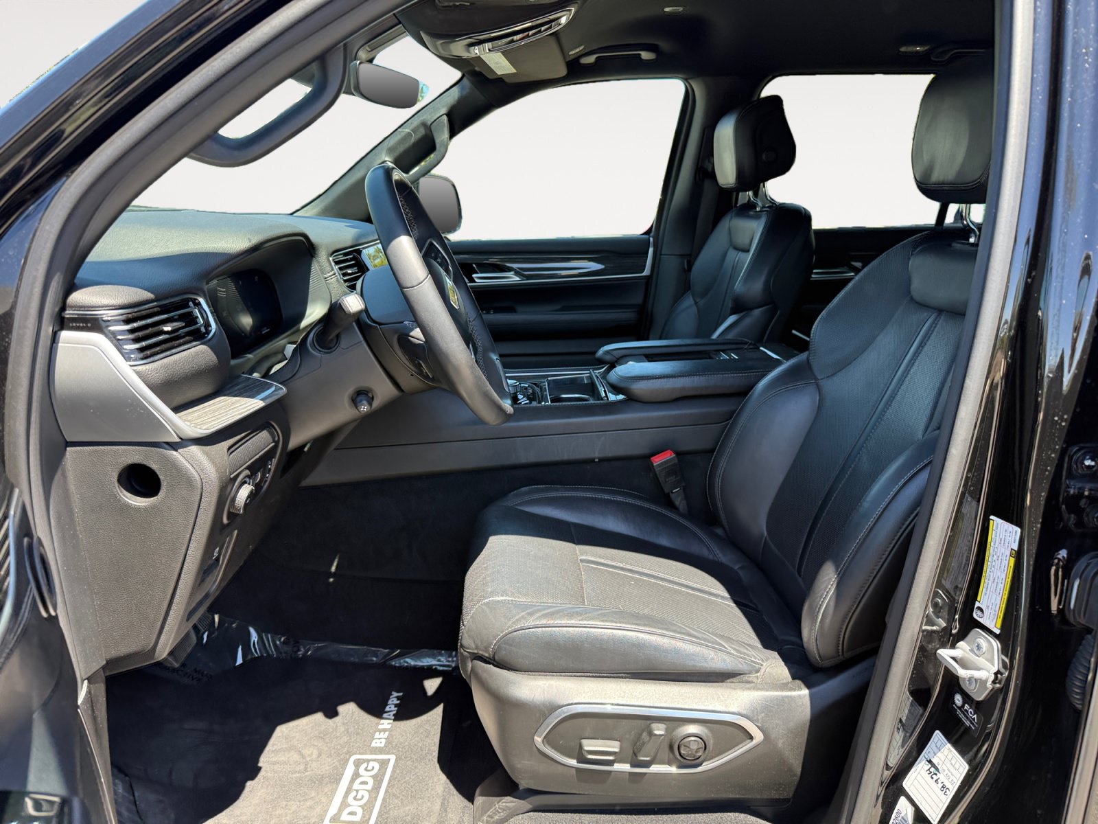 Used 2022 Jeep Wagoneer Series III AWD/4WD image 10