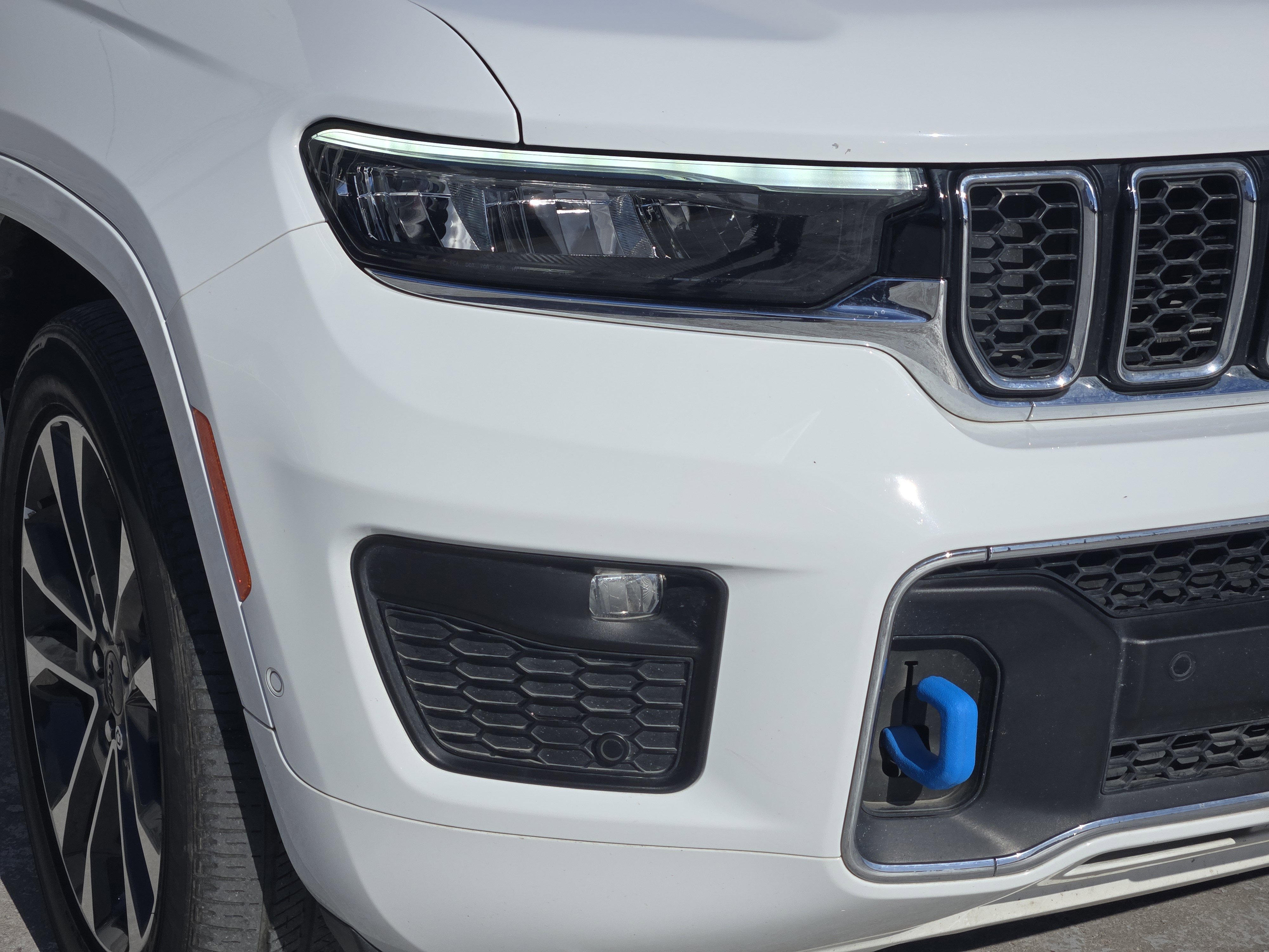 Used 2022 Jeep Grand Cherokee Overland w/ Advanced Protech Group III image 10