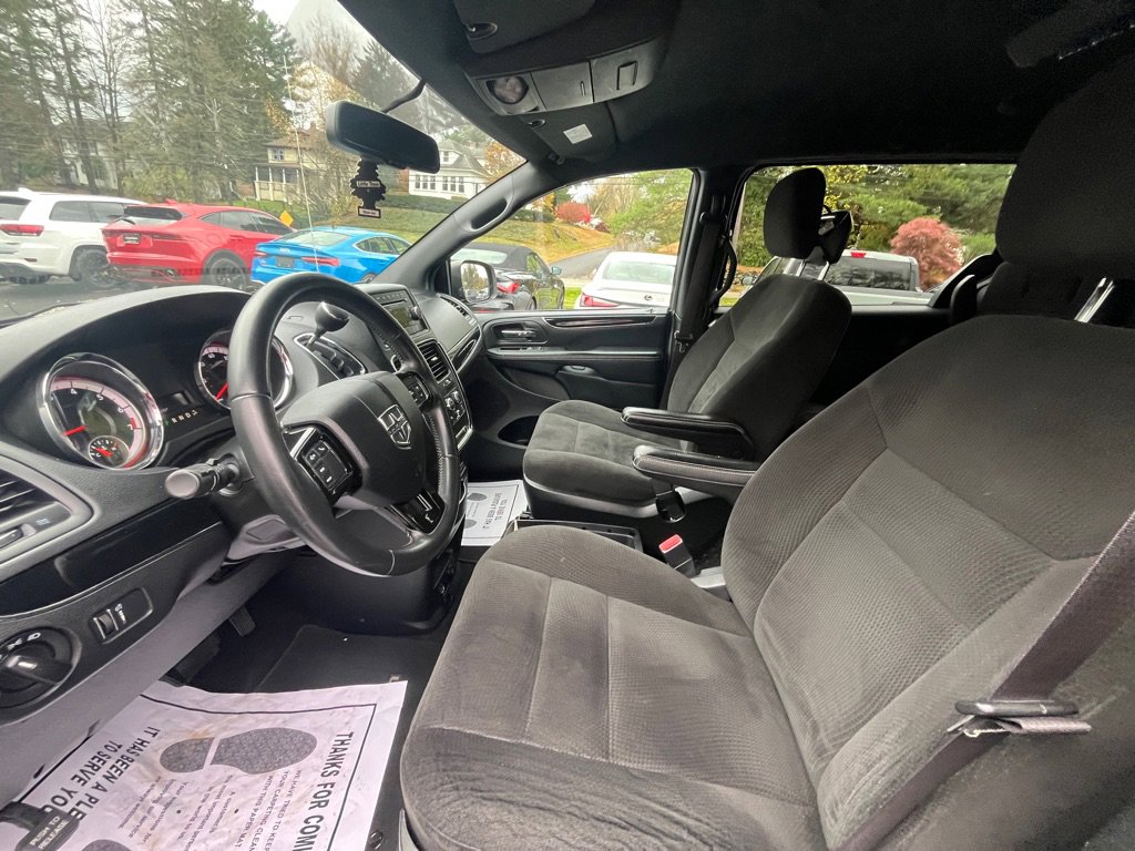Used 2015 Dodge Grand Caravan SE image 15