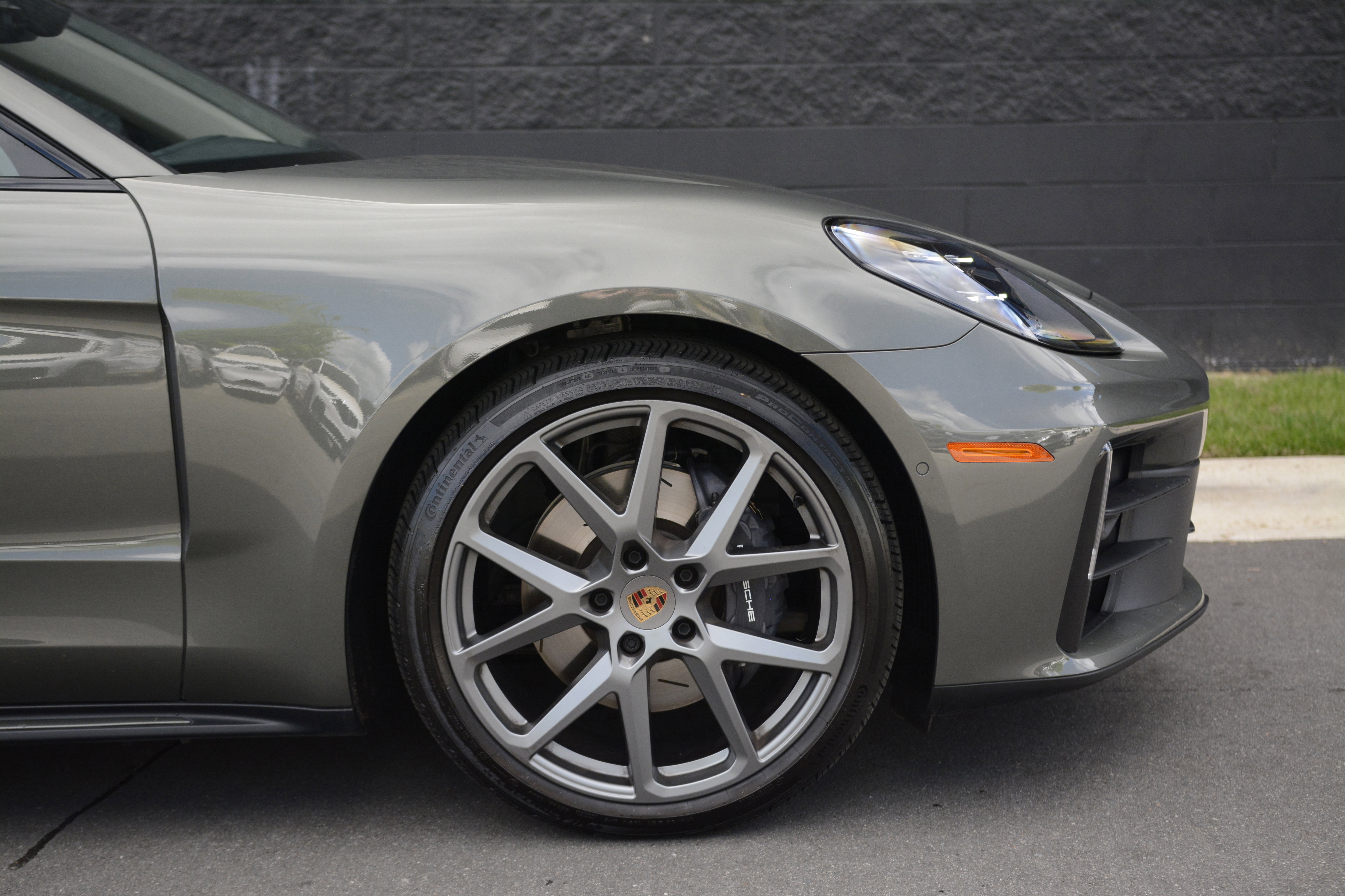 Certified 2025 Porsche Panamera 4 image 11