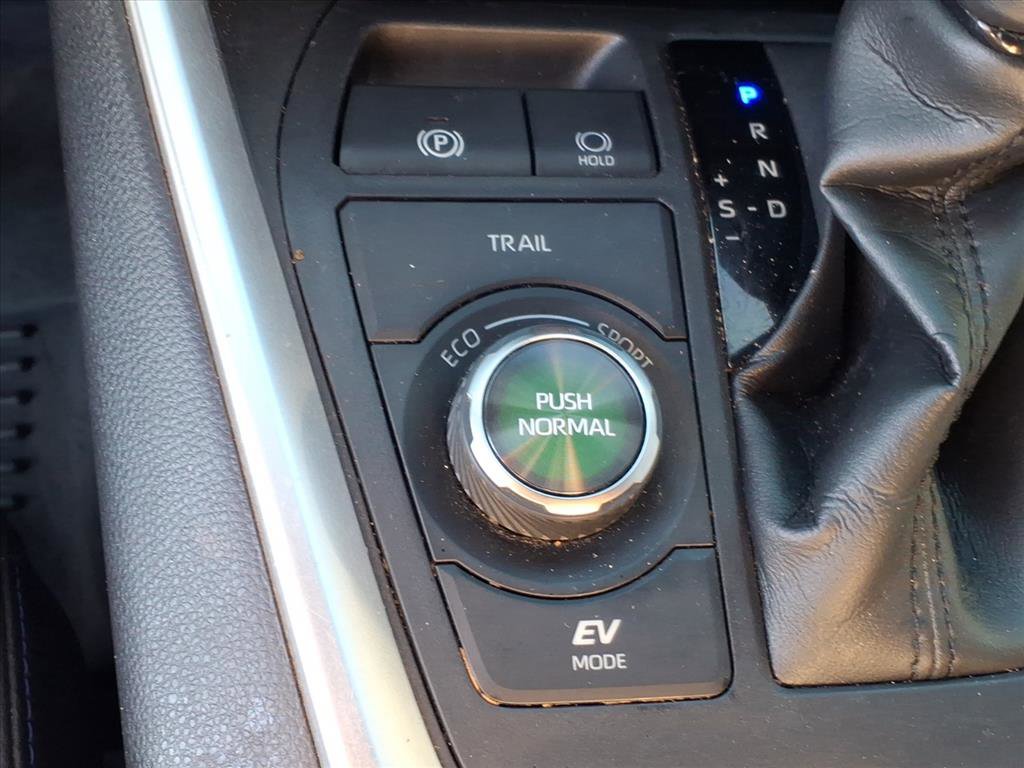 Used 2022 Toyota RAV4 XSE image 15