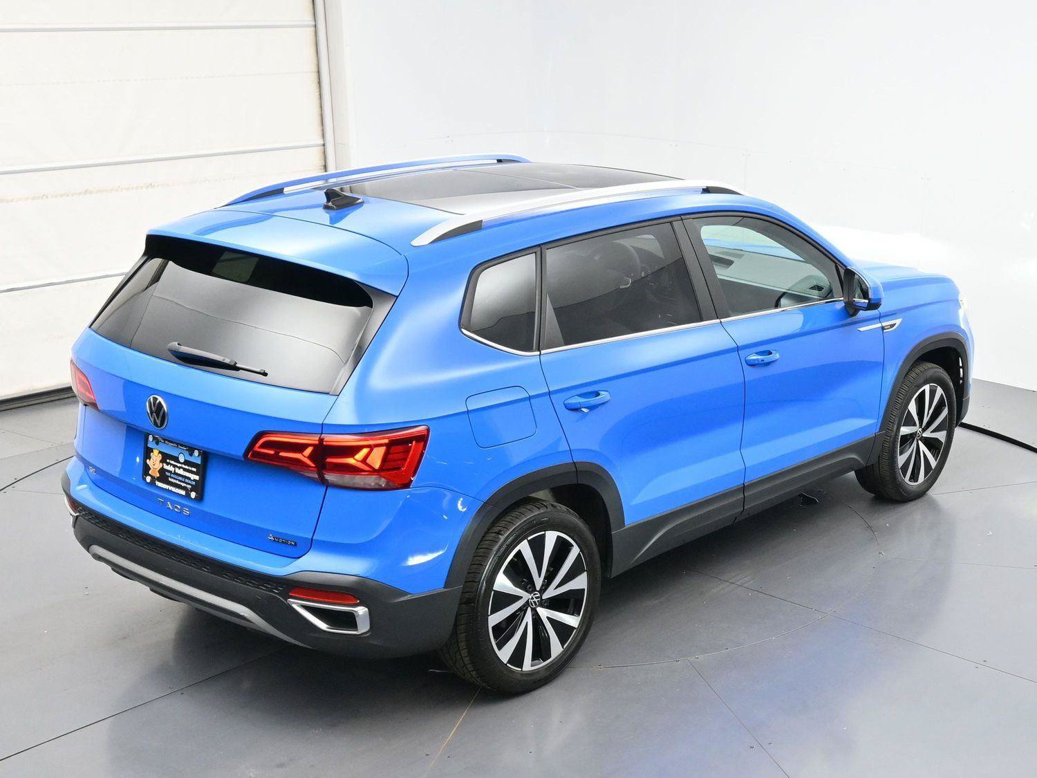 Used 2023 Volkswagen Taos SE w/ Panoramic Sunroof Package AWD/4WD image 34
