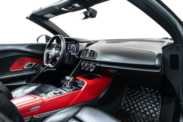 Used 2018 Audi R8 V10 plus image 24