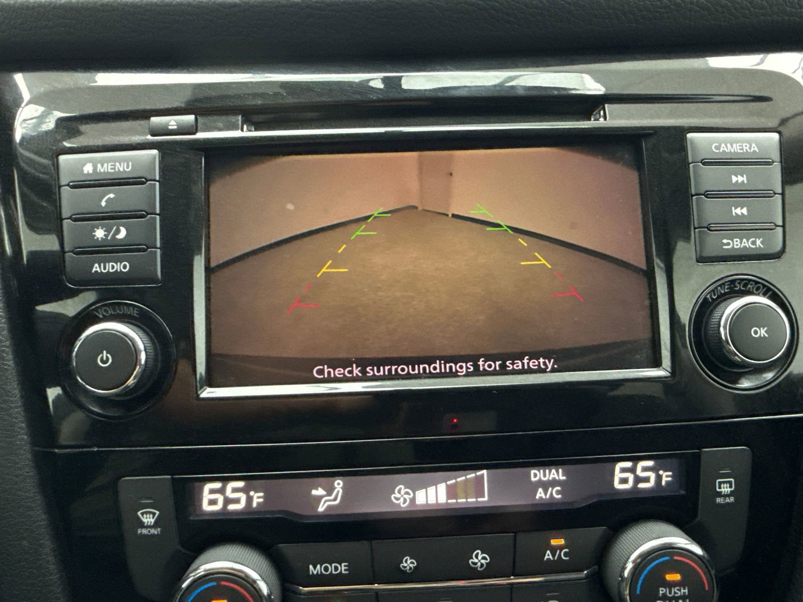 Used 2018 Nissan Rogue SV image 24