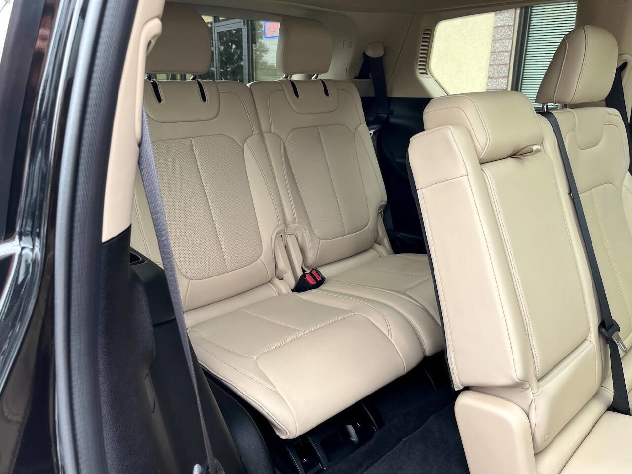 Used 2022 Jeep Grand Cherokee L Limited w/ Luxury Tech Group II image 12