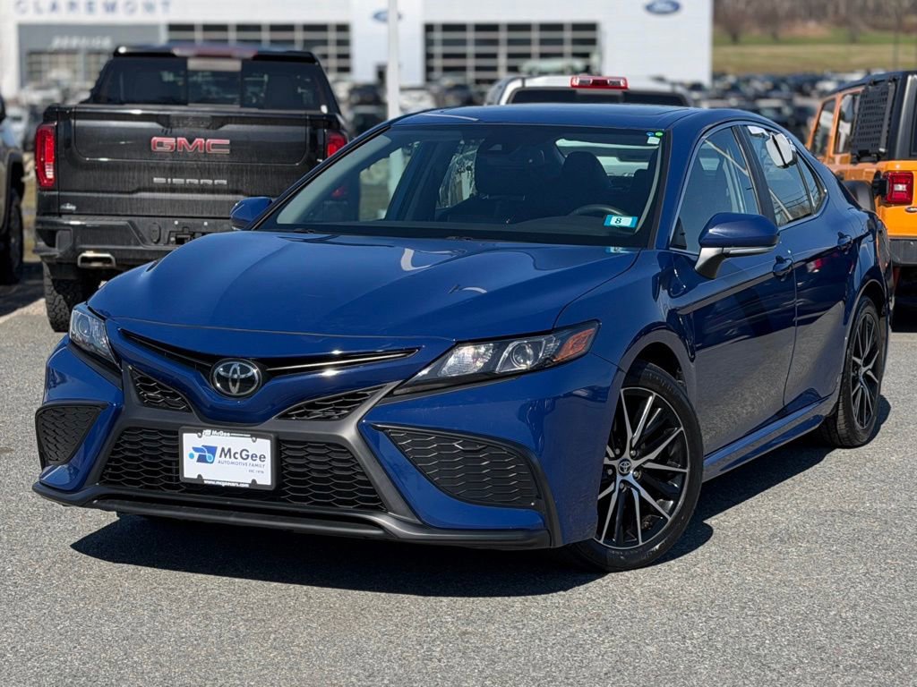 Used 2024 Toyota Camry SE w/ Cold Weather Package image 1