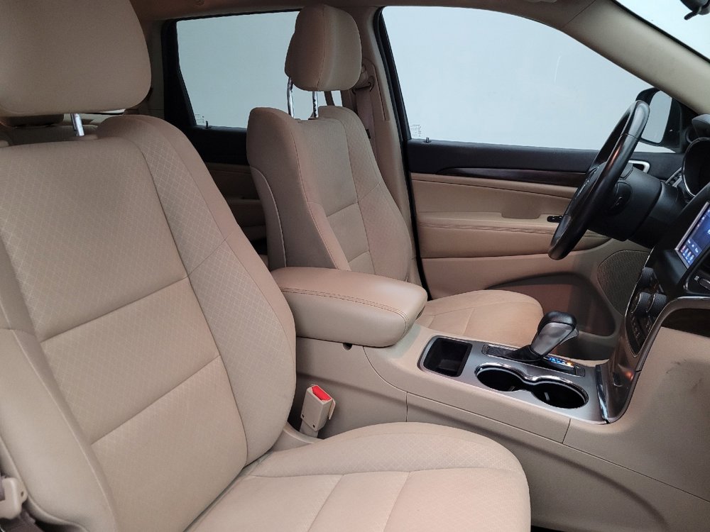 Used 2018 Jeep Grand Cherokee Laredo image 21