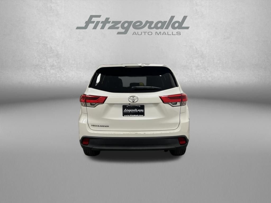 Used 2018 Toyota Highlander LE image 4