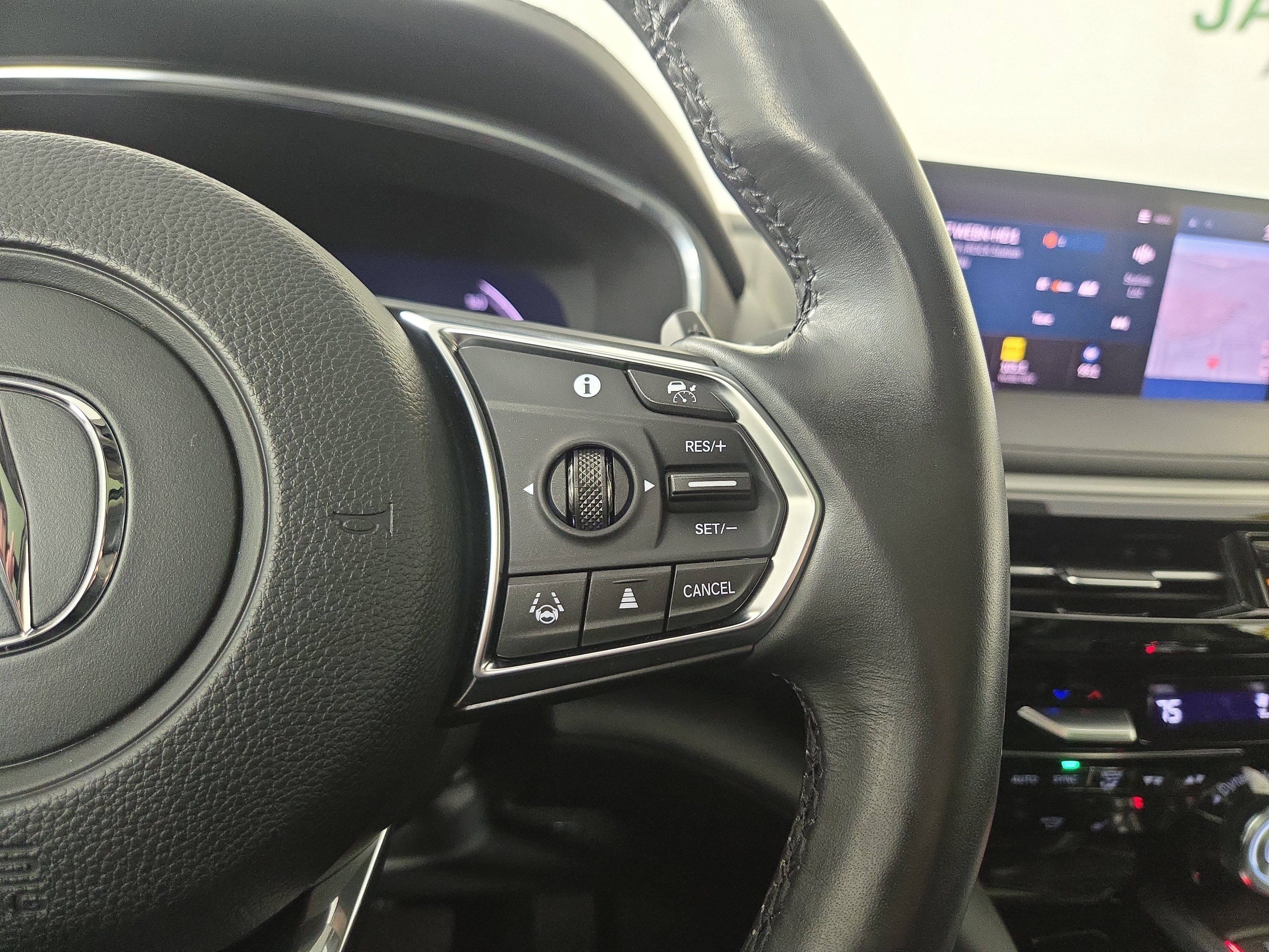 Used 2024 Acura MDX SH-AWD w/ Technology Package image 17