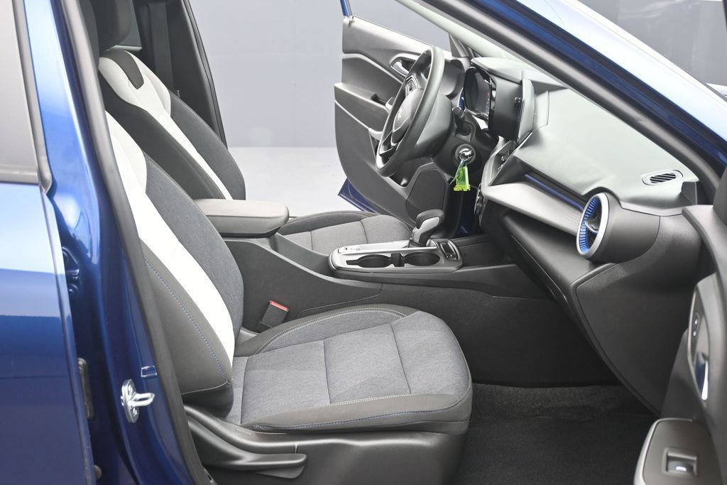 Certified 2024 Chevrolet Trax LS w/ LS Convenience Package FWD image 11