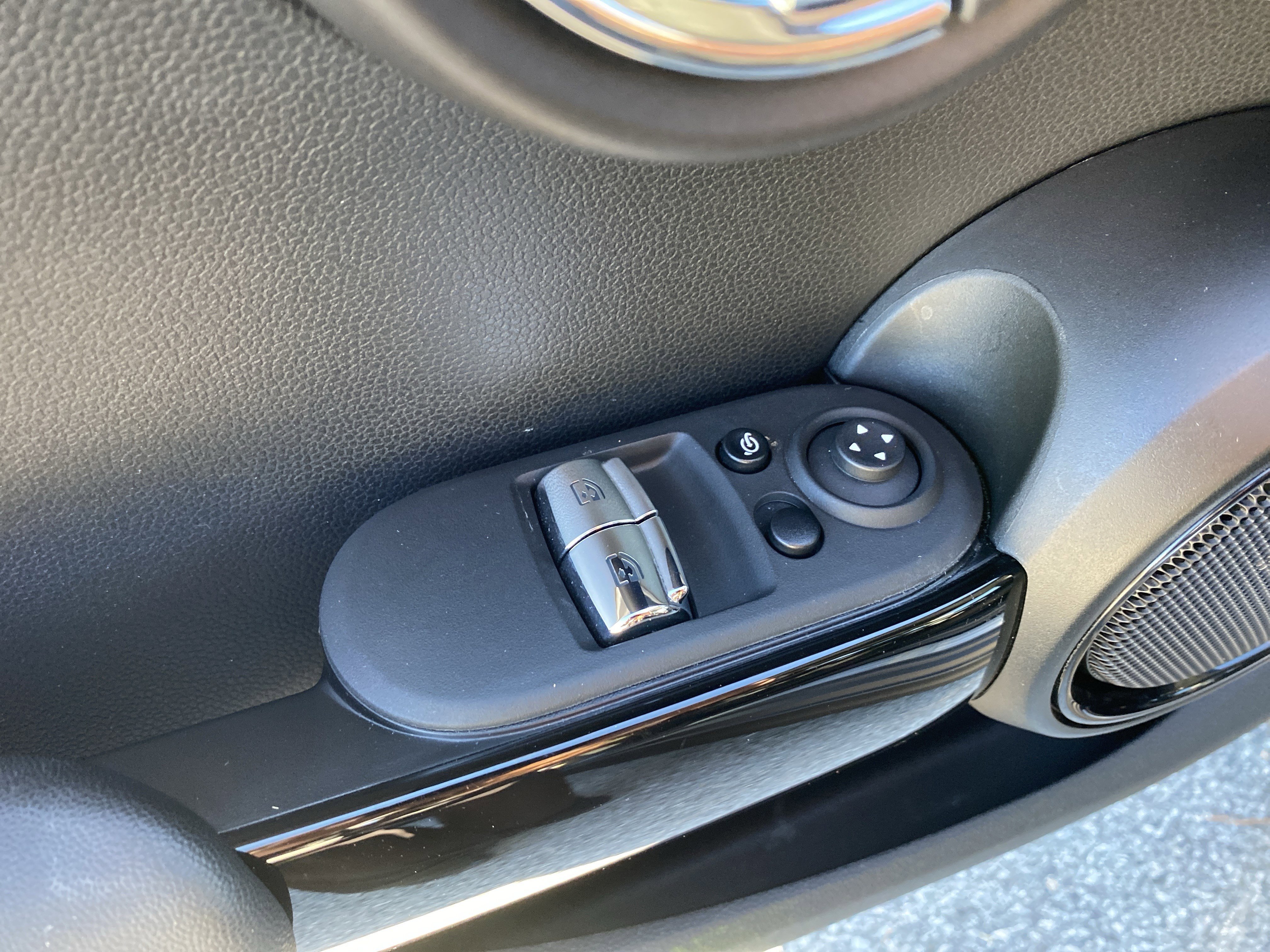 Used 2023 MINI Cooper 2-Door Hardtop image 53