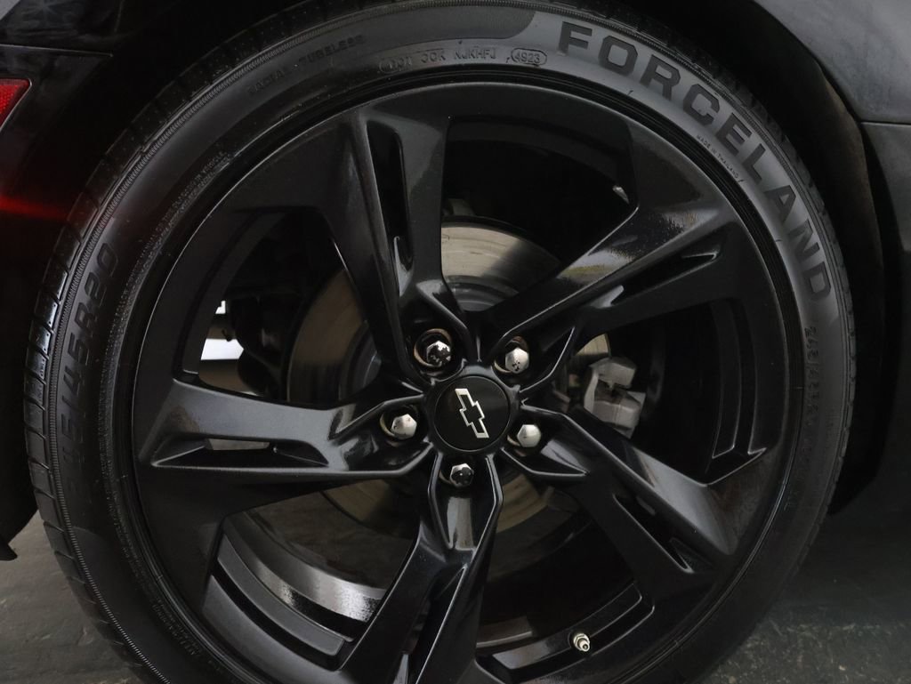 Used 2022 Chevrolet Camaro LT RWD image 29
