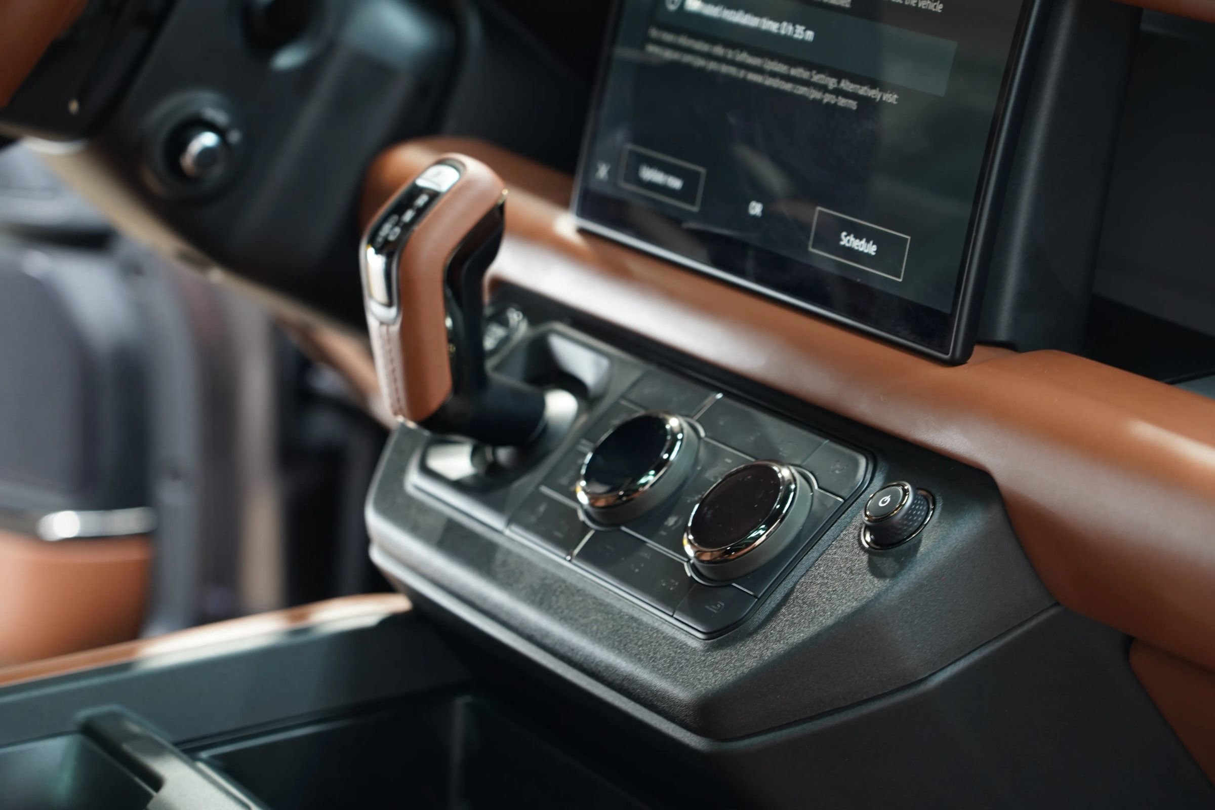 Used 2025 Land Rover Defender 110 image 67