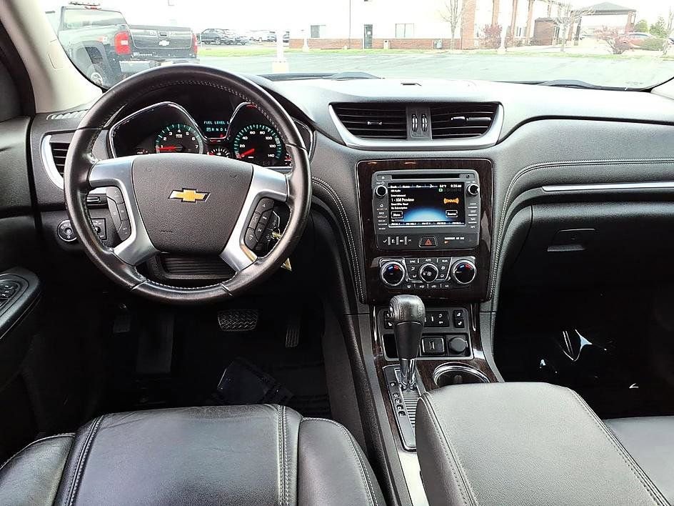Used 2017 Chevrolet Traverse LT image 22