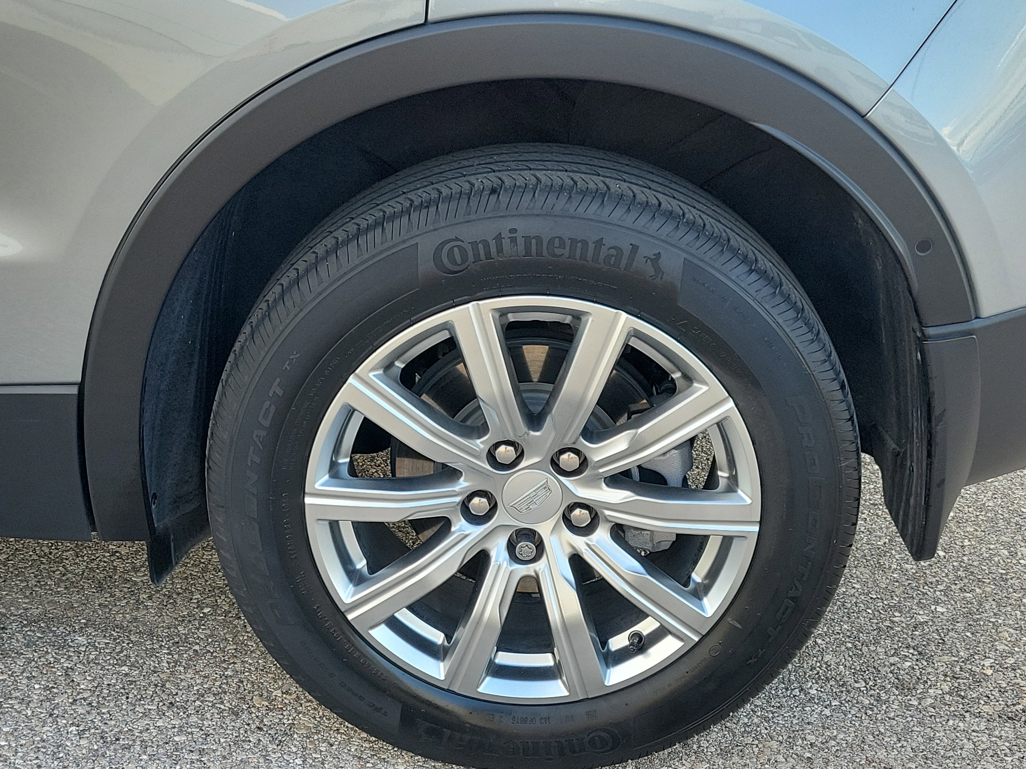 Used 2023 Cadillac XT4 Premium Luxury w/ Enhanced Visibility Package image 9